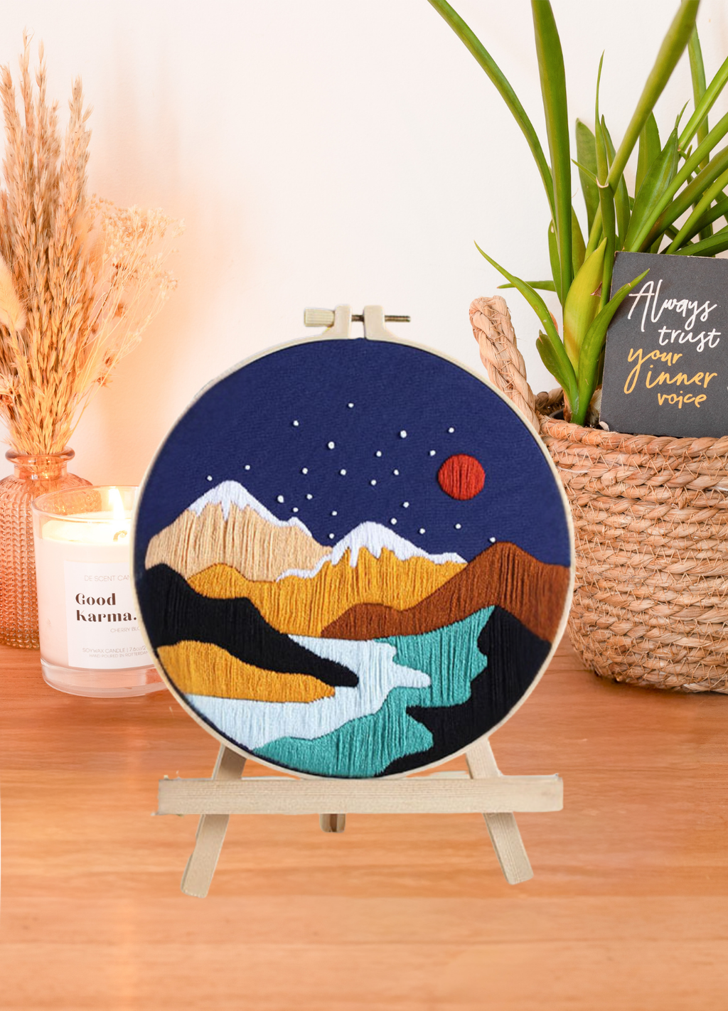 Desert Horizon – Borduurset met bergen, maan en rivier