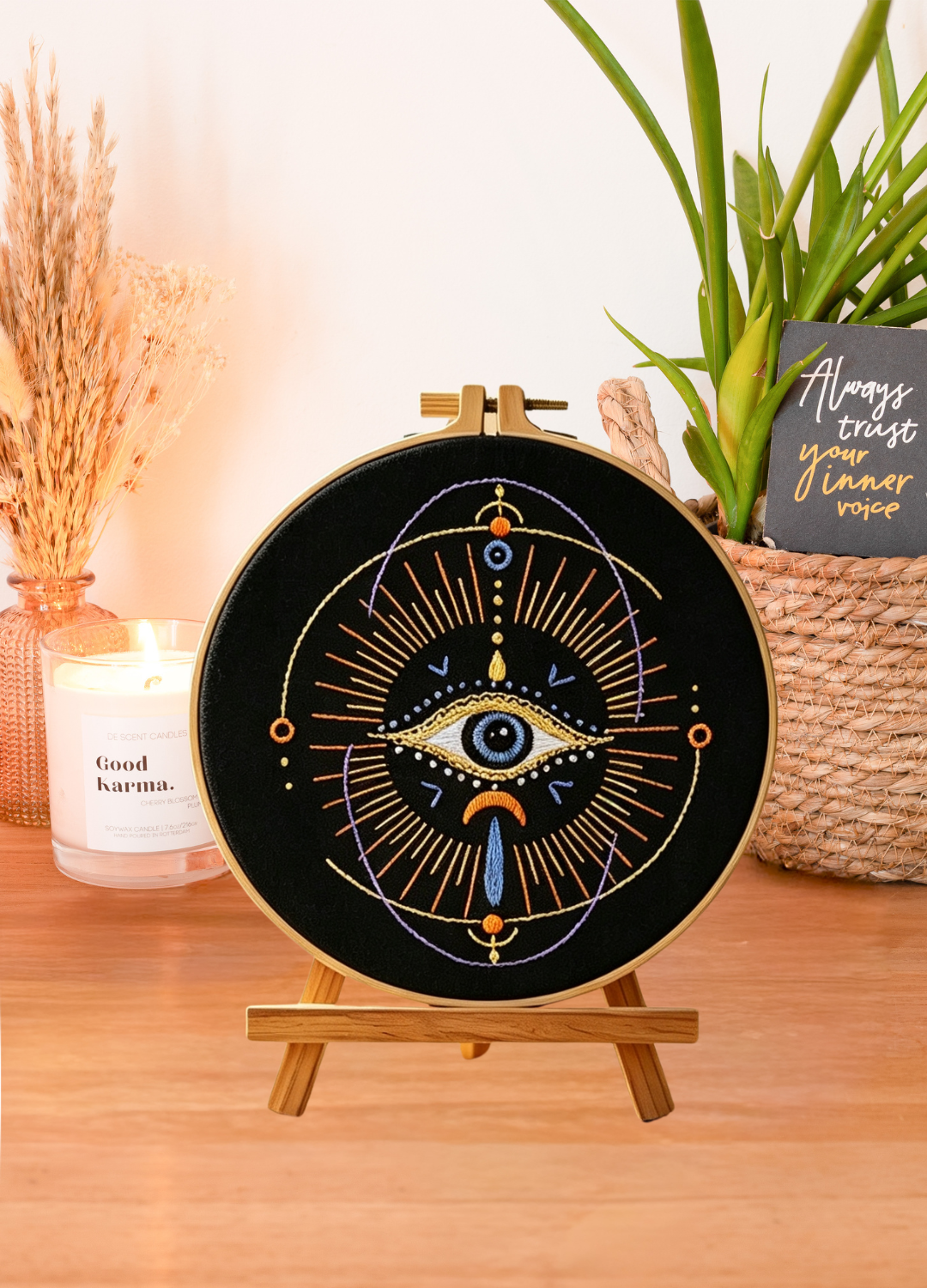 Sacred Eye – Borduurset met mystiek oog en gouden details