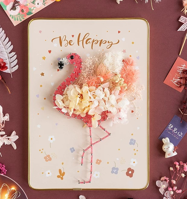 Flamingo Bloom - String Art Set met droogbloemen en led