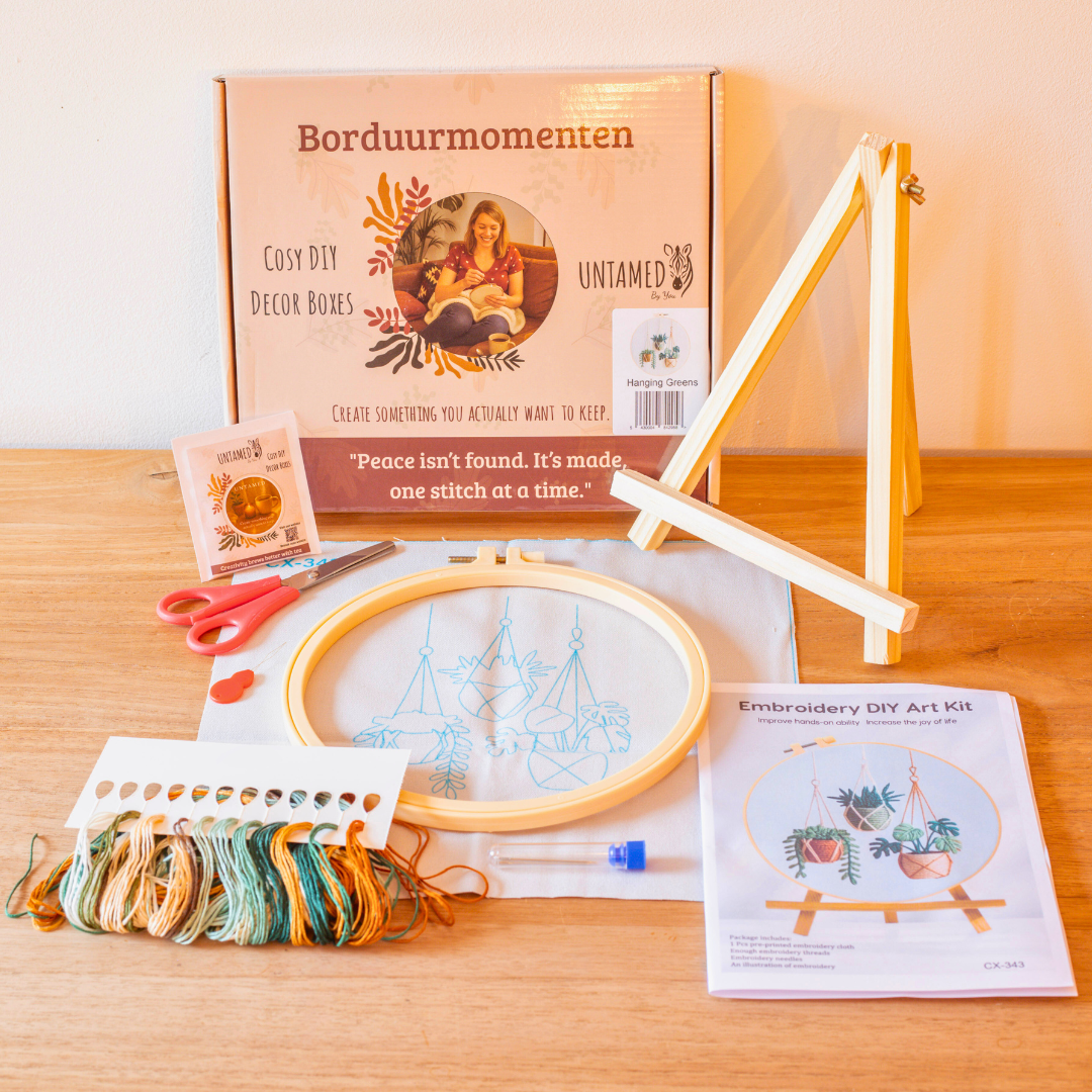 Hanging Greens – Borduurset met hangplanten in boho stijl