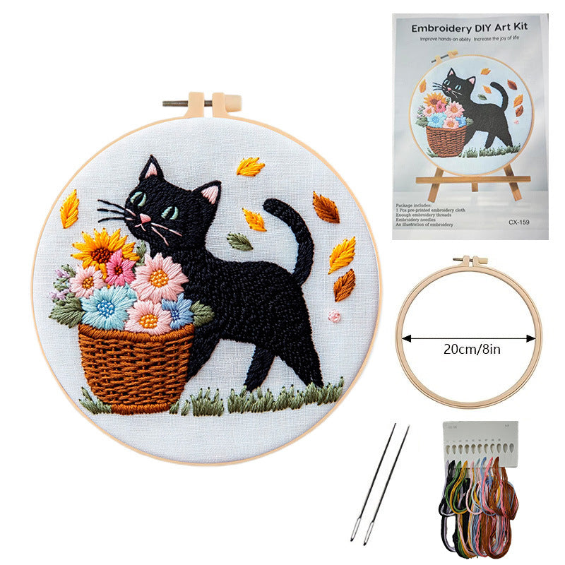 Midnight Mischief – Borduurset met zwarte kat en bloemenmand