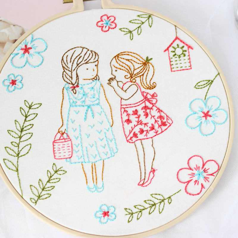 Nostalgic Friends – Borduurset met twee meisjes en bloemen