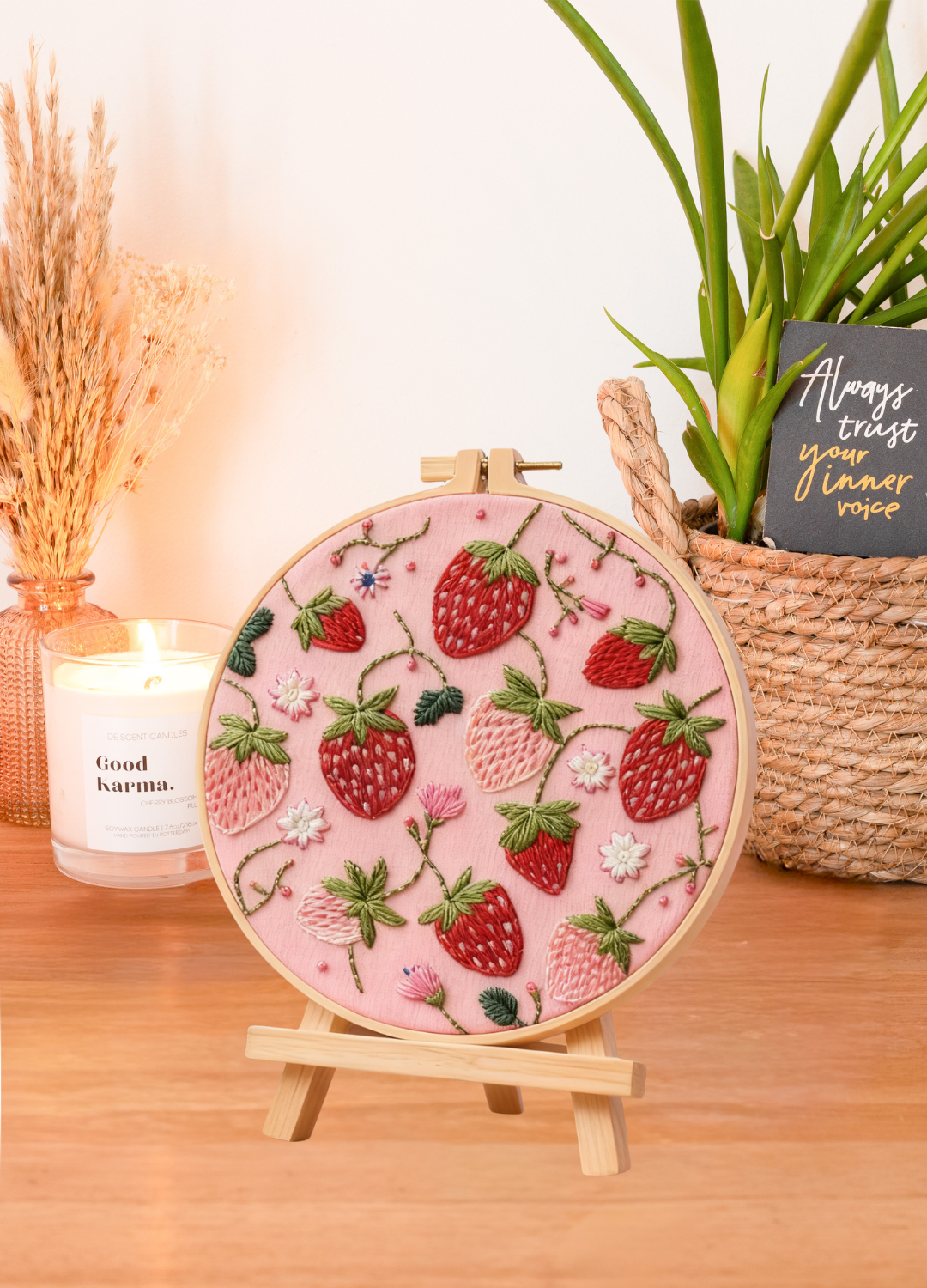 Strawberry Fields – Borduurset met zomerse aardbeitjes