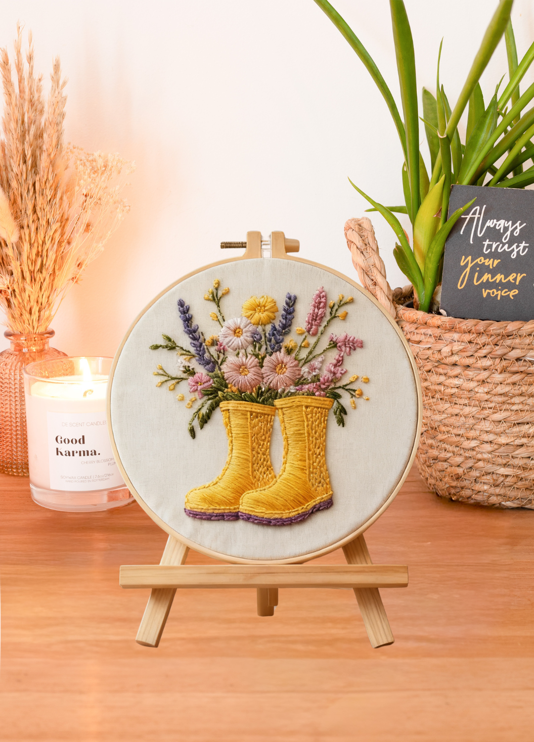 Spring Boots – Borduurset met laarsjes en lentebloemen