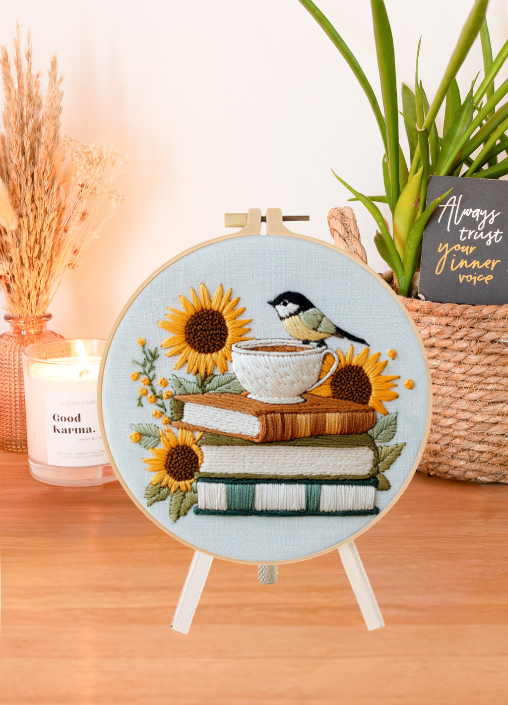 Sunlit Stories – Borduurset met boeken, zonnebloemen en een vogeltje