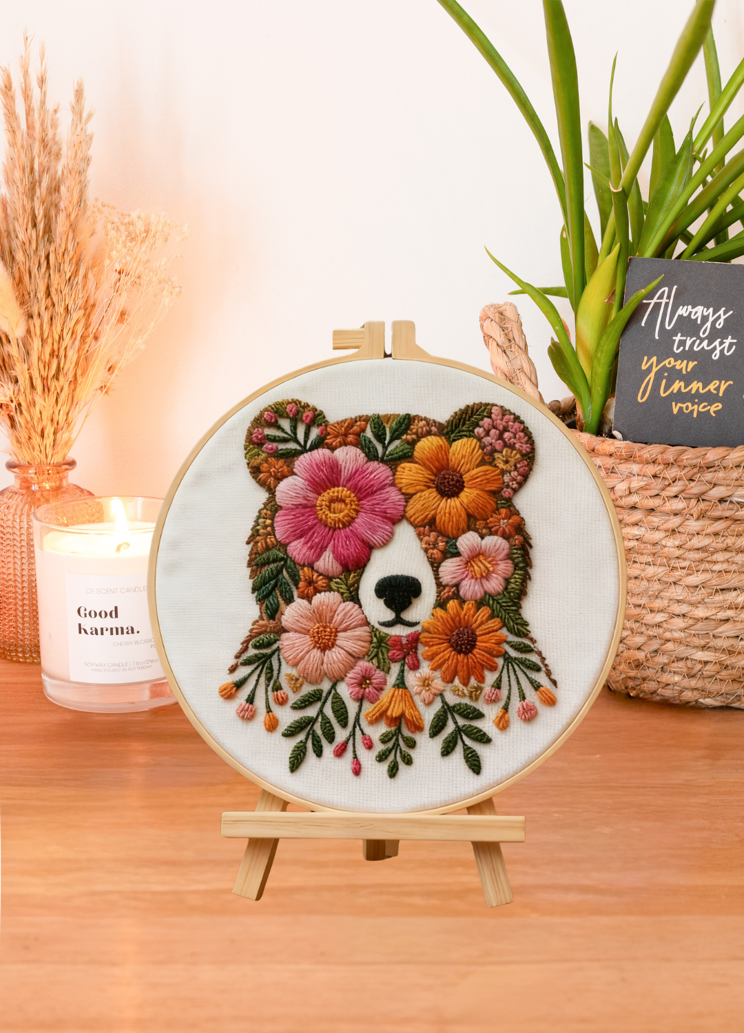 Floral Bear – Borduurset met bloemenbeer en warme kleuren