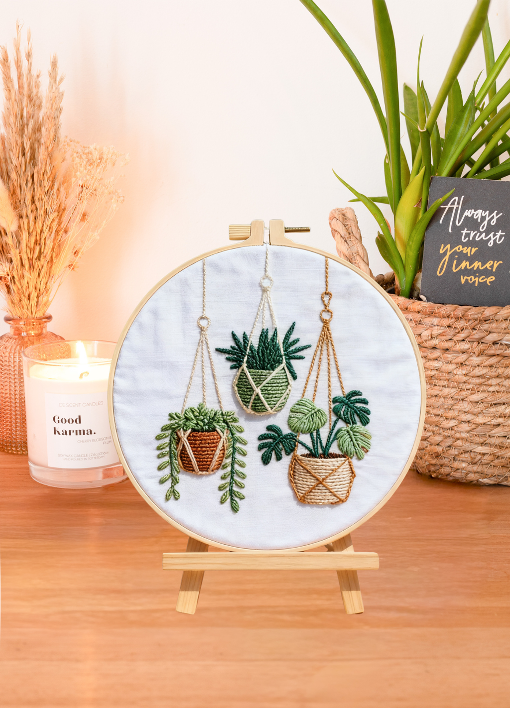 Hanging Greens – Borduurset met hangplanten in boho stijl